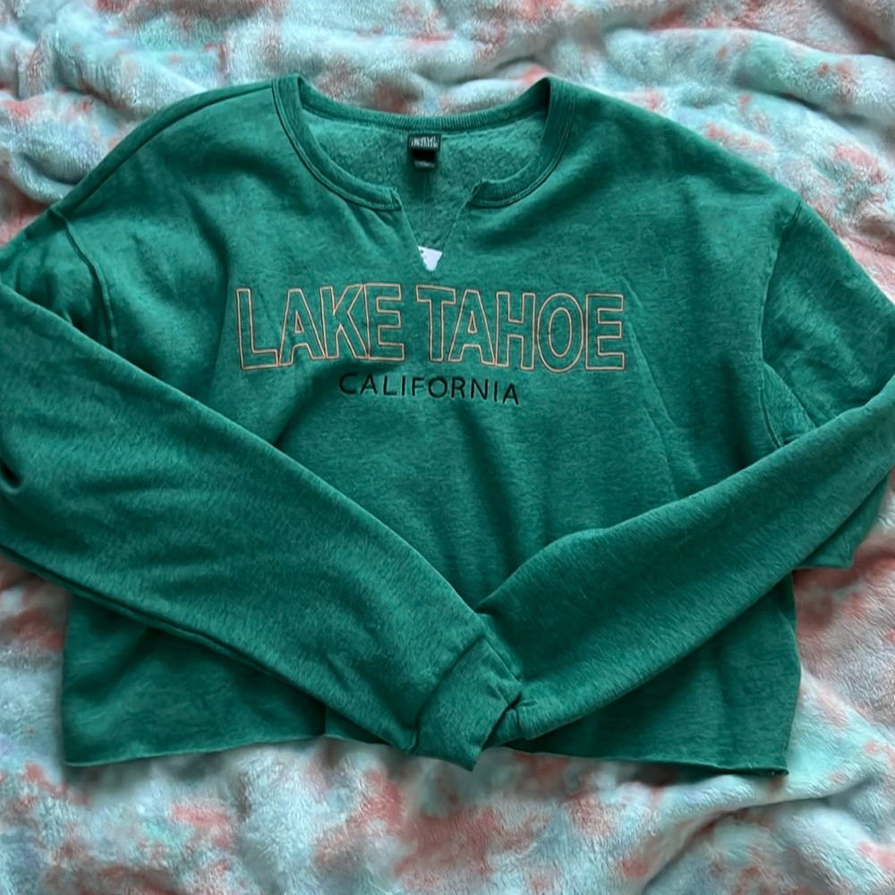 BNWT Wild Fable Lake Tahoe Cropped Sweatshirt